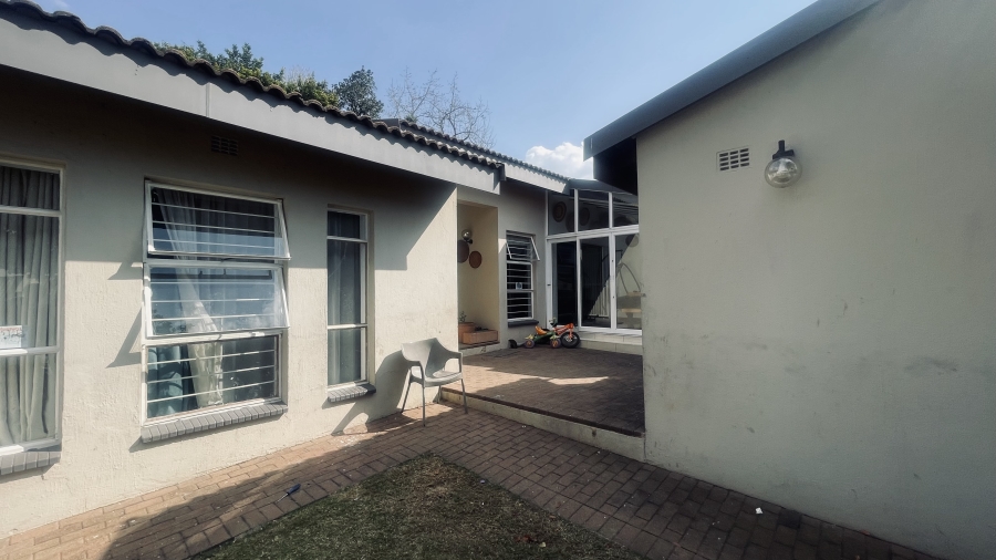 3 Bedroom Property for Sale in Buccleuch Gauteng