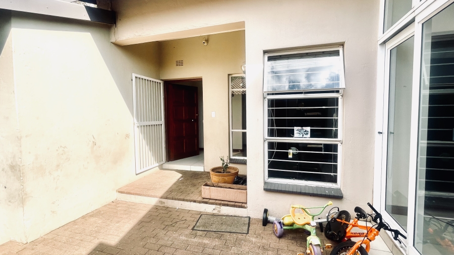 3 Bedroom Property for Sale in Buccleuch Gauteng