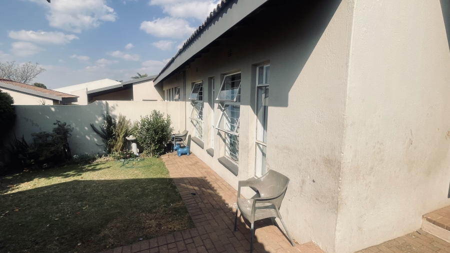 3 Bedroom Property for Sale in Buccleuch Gauteng