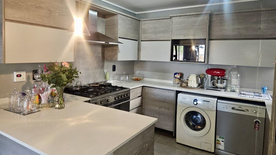3 Bedroom Property for Sale in Noordhang Gauteng