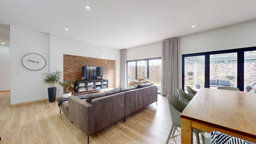 4 Bedroom Property for Sale in Dayanglen Gauteng