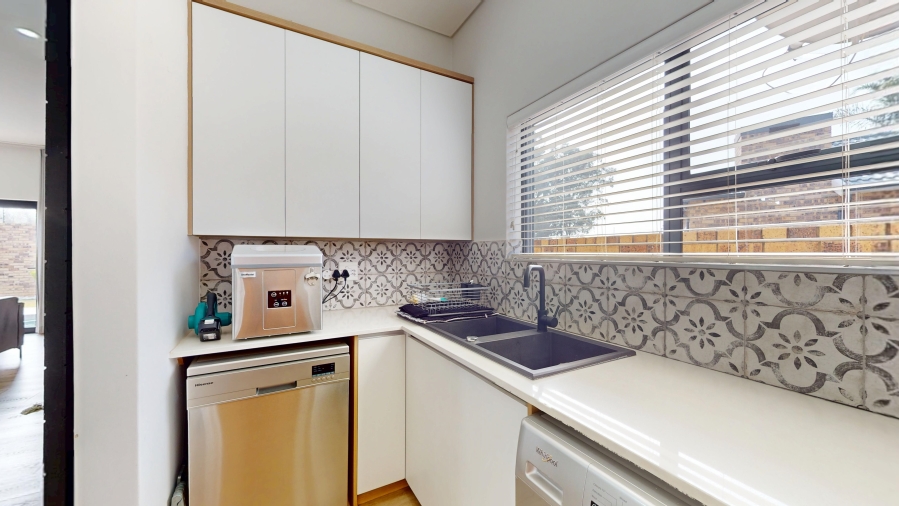 4 Bedroom Property for Sale in Dayanglen Gauteng