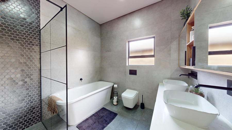 4 Bedroom Property for Sale in Dayanglen Gauteng
