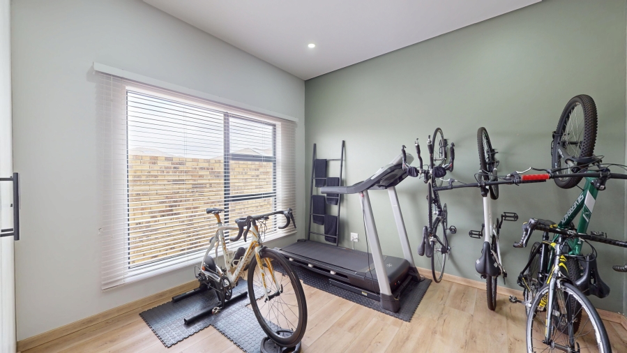 4 Bedroom Property for Sale in Dayanglen Gauteng