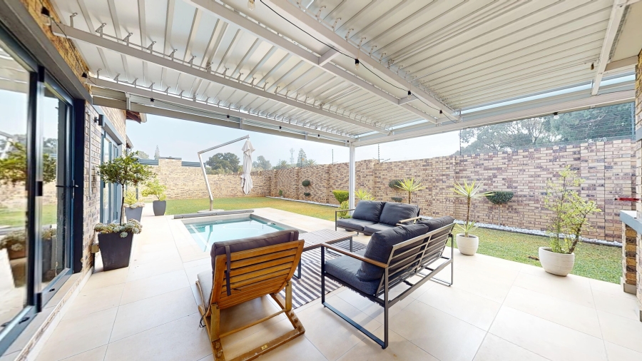 4 Bedroom Property for Sale in Dayanglen Gauteng