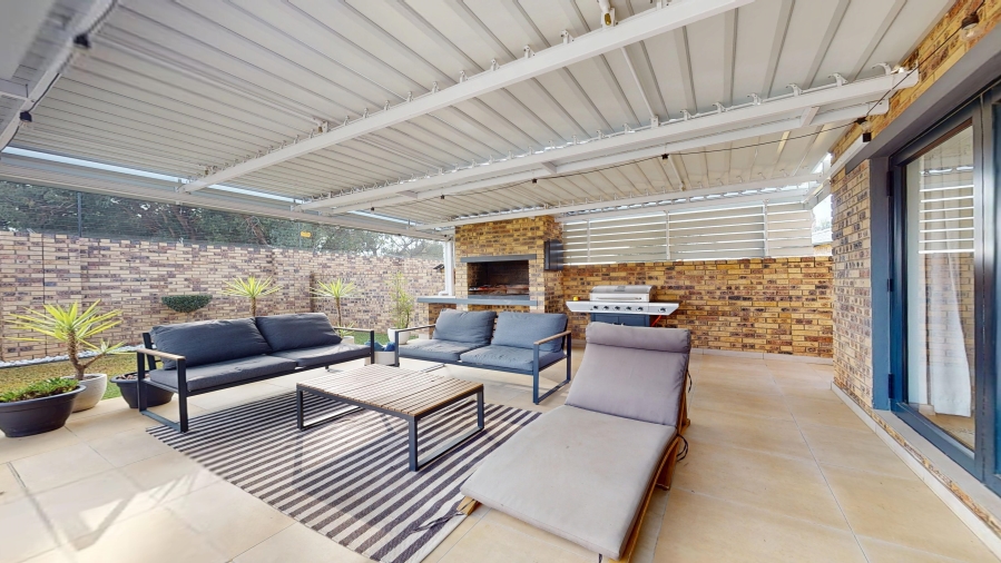 4 Bedroom Property for Sale in Dayanglen Gauteng