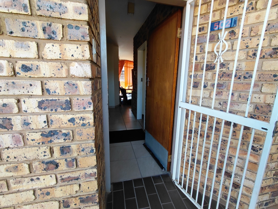 2 Bedroom Property for Sale in Pretoria North Gauteng
