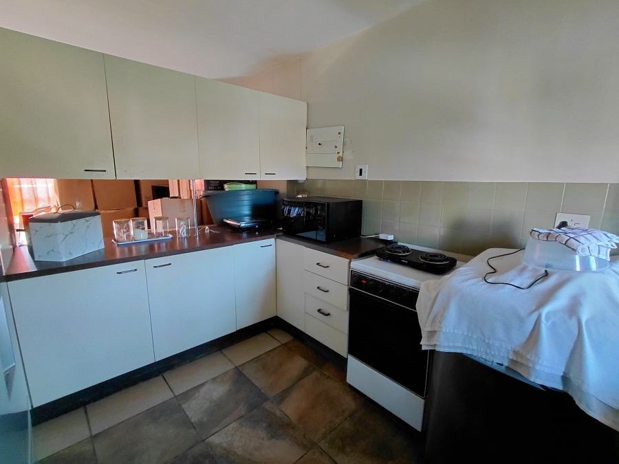 2 Bedroom Property for Sale in Pretoria North Gauteng