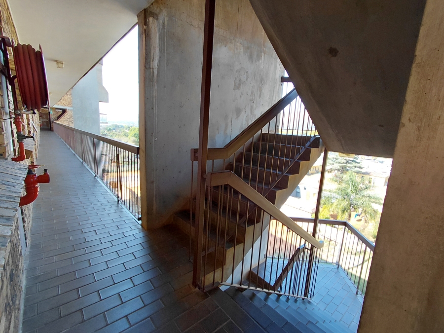 2 Bedroom Property for Sale in Pretoria North Gauteng