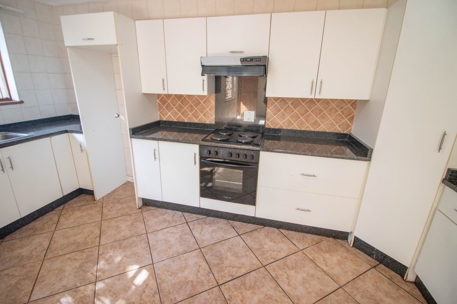 4 Bedroom Property for Sale in Sunnyridge Gauteng