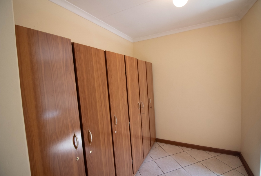 4 Bedroom Property for Sale in Sunnyridge Gauteng