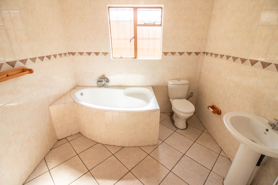 4 Bedroom Property for Sale in Sunnyridge Gauteng