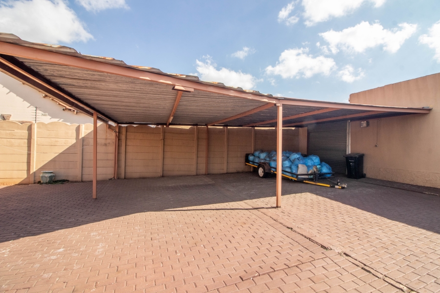 4 Bedroom Property for Sale in Sunnyridge Gauteng