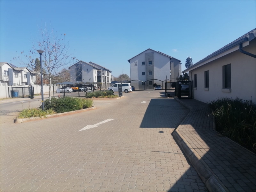 2 Bedroom Property for Sale in Raslouw Gauteng