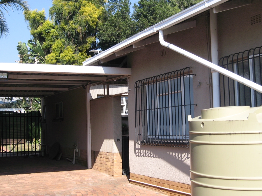 3 Bedroom Property for Sale in Queenswood Gauteng