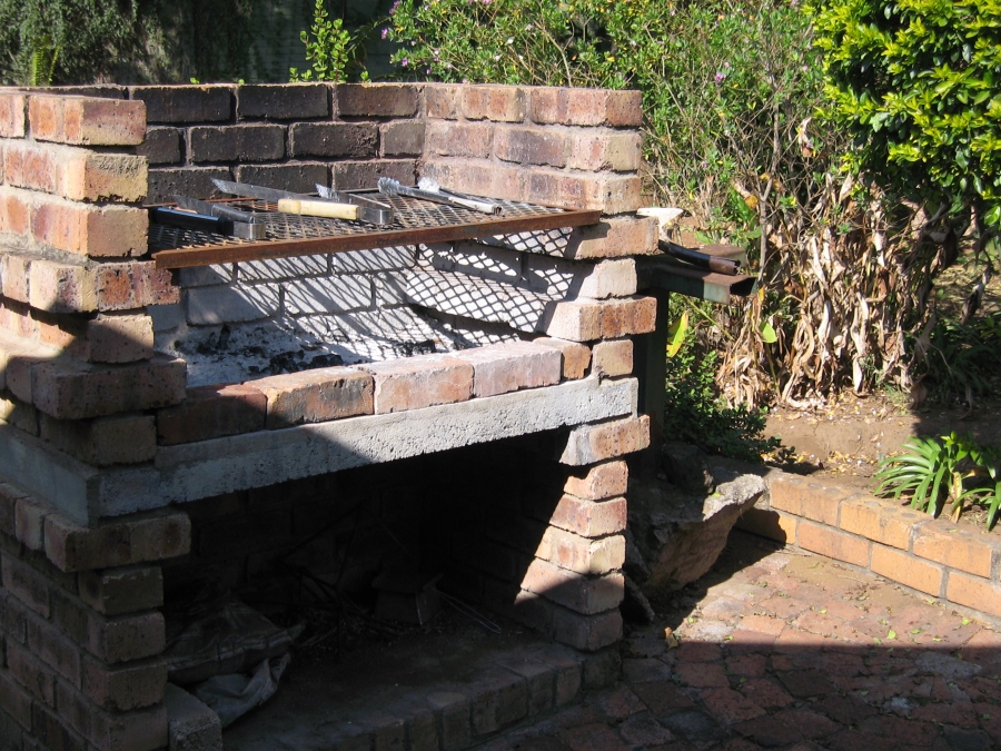 3 Bedroom Property for Sale in Queenswood Gauteng