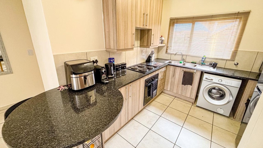 2 Bedroom Property for Sale in South Crest Gauteng