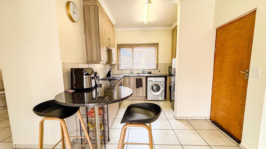 2 Bedroom Property for Sale in South Crest Gauteng