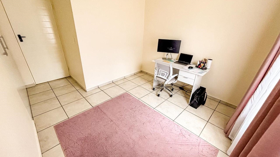 2 Bedroom Property for Sale in South Crest Gauteng