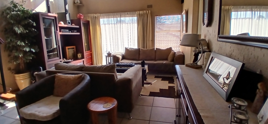 2 Bedroom Property for Sale in New Redruth Gauteng
