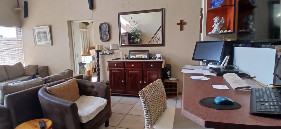 2 Bedroom Property for Sale in New Redruth Gauteng