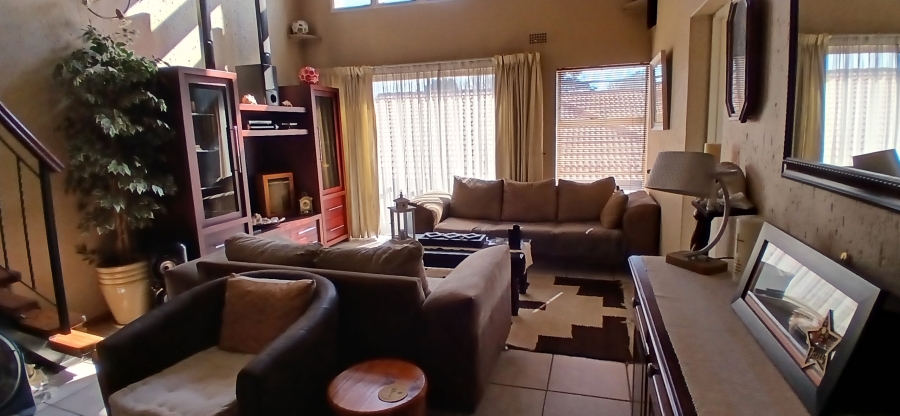 2 Bedroom Property for Sale in New Redruth Gauteng
