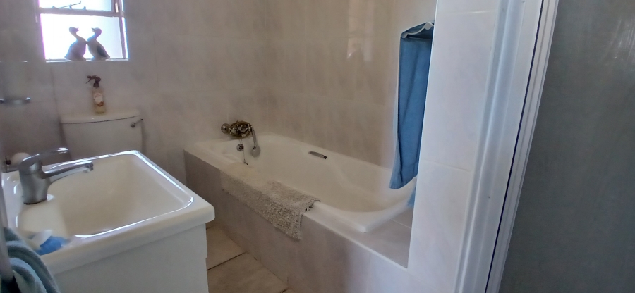 2 Bedroom Property for Sale in New Redruth Gauteng