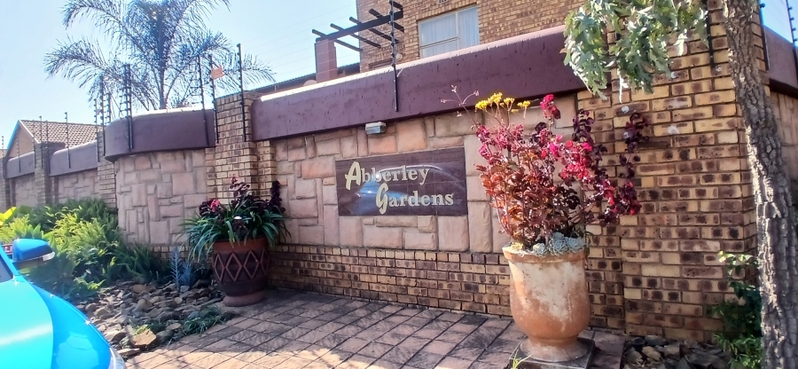 2 Bedroom Property for Sale in New Redruth Gauteng