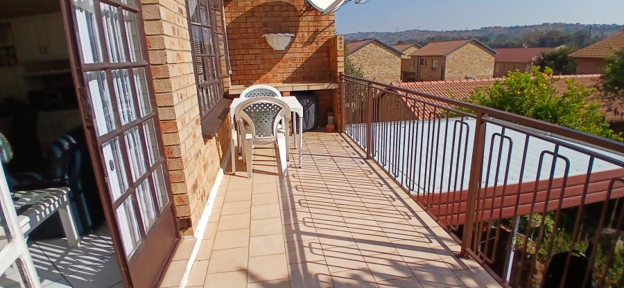 3 Bedroom Property for Sale in New Redruth Gauteng