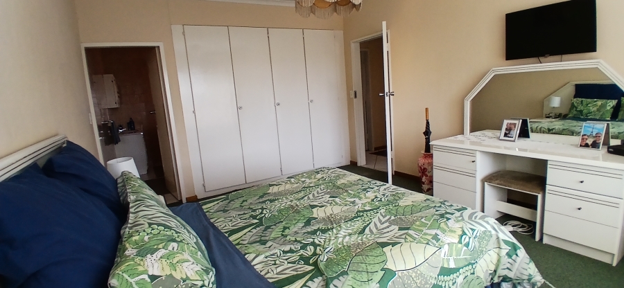 3 Bedroom Property for Sale in New Redruth Gauteng