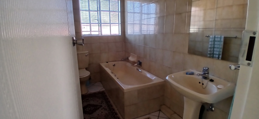 3 Bedroom Property for Sale in New Redruth Gauteng