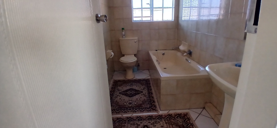 3 Bedroom Property for Sale in New Redruth Gauteng