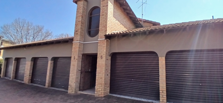 3 Bedroom Property for Sale in New Redruth Gauteng