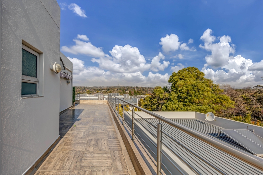 3 Bedroom Property for Sale in Bryanston Gauteng