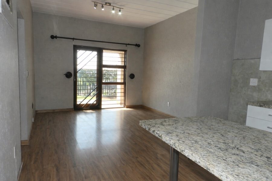 To Let 2 Bedroom Property for Rent in Constantia Kloof Gauteng