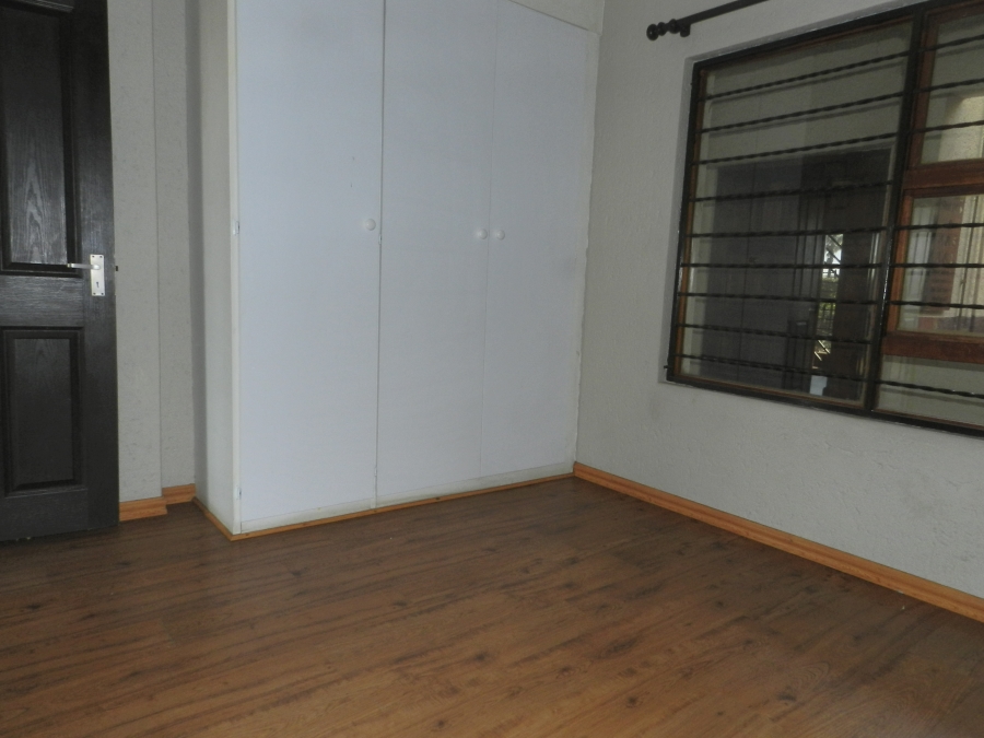 To Let 2 Bedroom Property for Rent in Constantia Kloof Gauteng