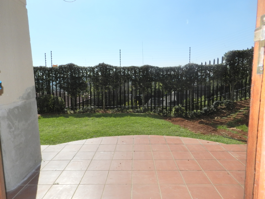 To Let 2 Bedroom Property for Rent in Constantia Kloof Gauteng