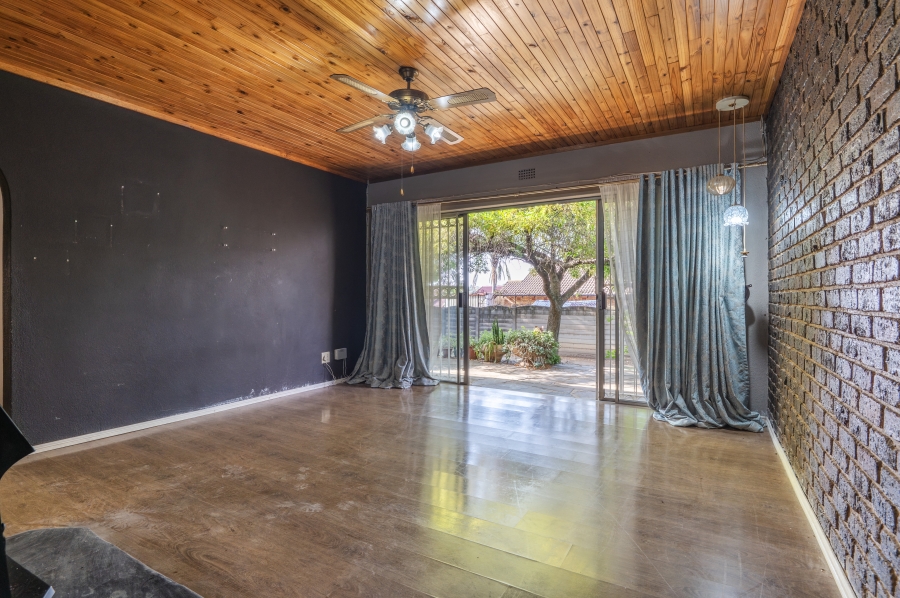 4 Bedroom Property for Sale in Birchleigh North Gauteng