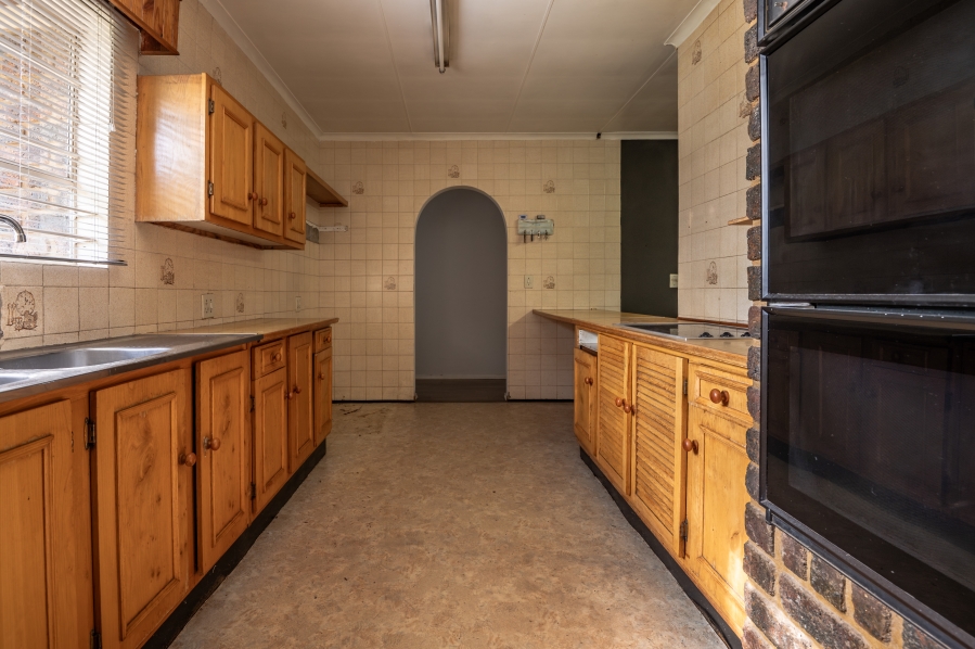 4 Bedroom Property for Sale in Birchleigh North Gauteng