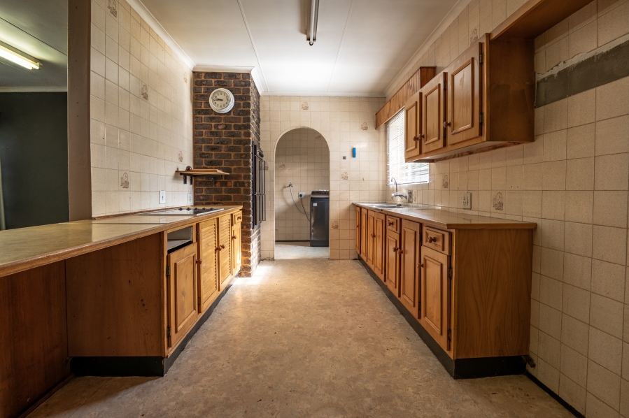 4 Bedroom Property for Sale in Birchleigh North Gauteng