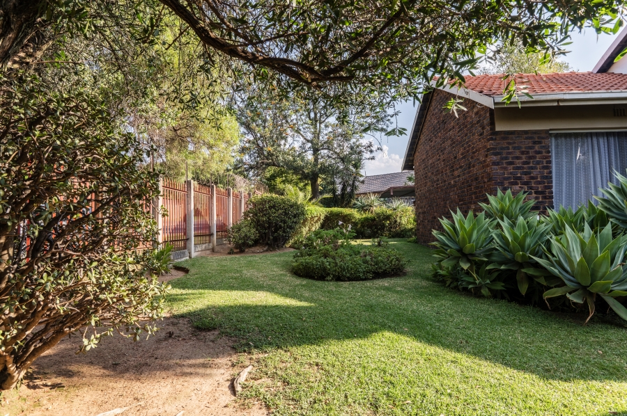 4 Bedroom Property for Sale in Birchleigh North Gauteng