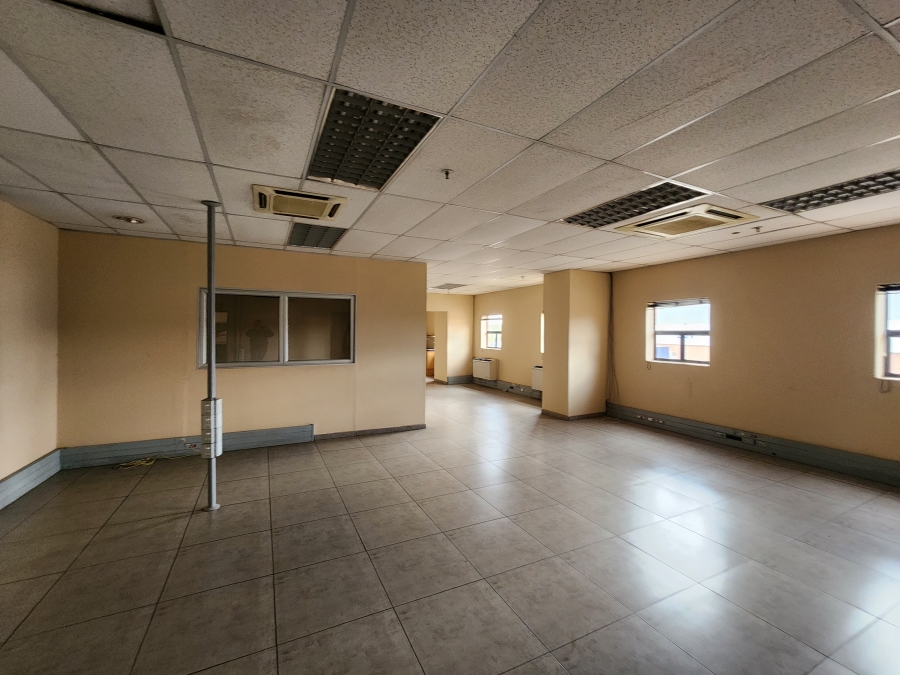 To Let Commercial Property for Rent in Rosslyn Industrial Gauteng