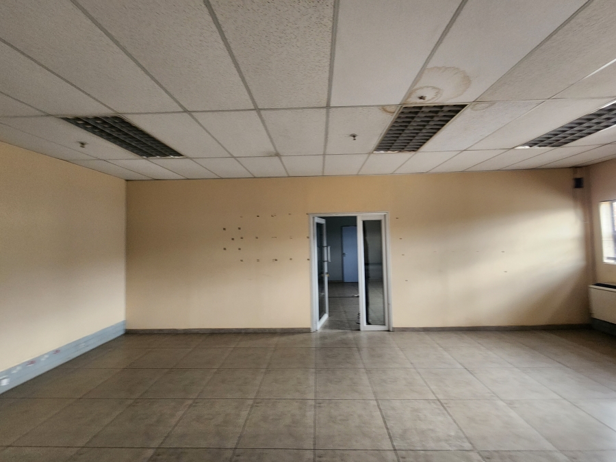To Let Commercial Property for Rent in Rosslyn Industrial Gauteng