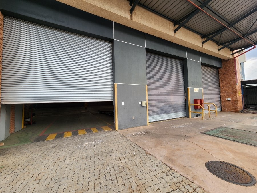 To Let Commercial Property for Rent in Rosslyn Industrial Gauteng