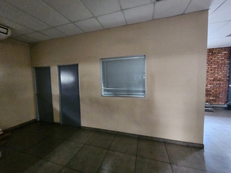 To Let Commercial Property for Rent in Rosslyn Industrial Gauteng