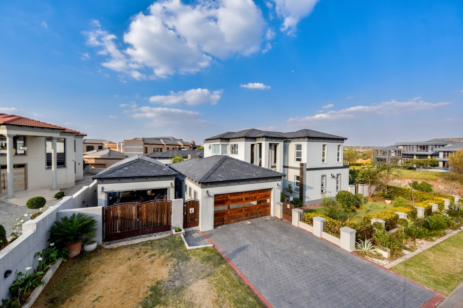 5 Bedroom Property for Sale in Blue Valley Golf Estate Gauteng
