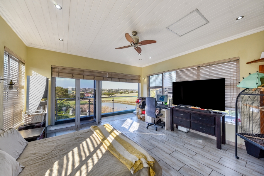 5 Bedroom Property for Sale in Blue Valley Golf Estate Gauteng