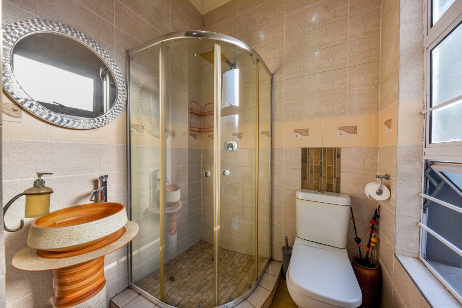 5 Bedroom Property for Sale in Blue Valley Golf Estate Gauteng