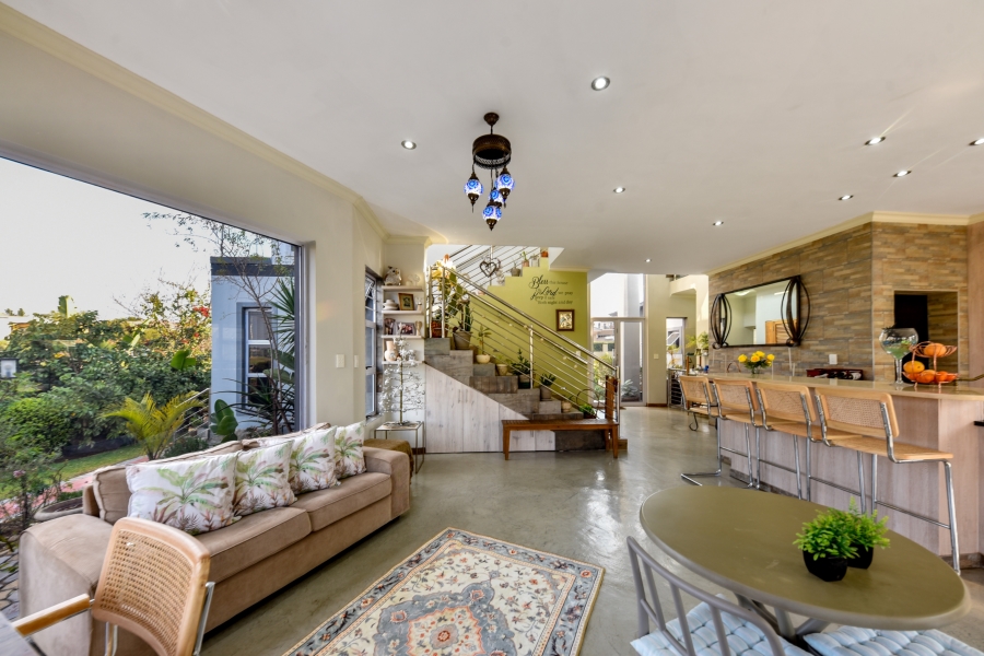5 Bedroom Property for Sale in Blue Valley Golf Estate Gauteng