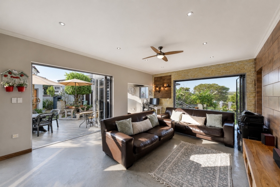 5 Bedroom Property for Sale in Blue Valley Golf Estate Gauteng